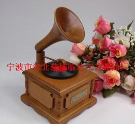 复古木制留声机 穿越时光的精致工艺品